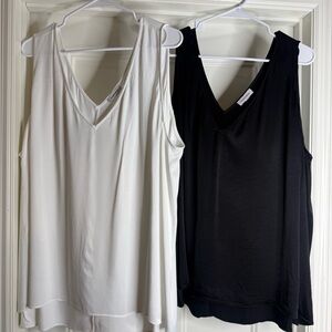 Women’s Nordstrom V-Neck Tank Tops - Black and White, 4X